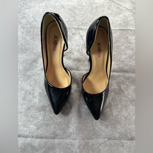 JustFab Glossy Black Pointed Heels